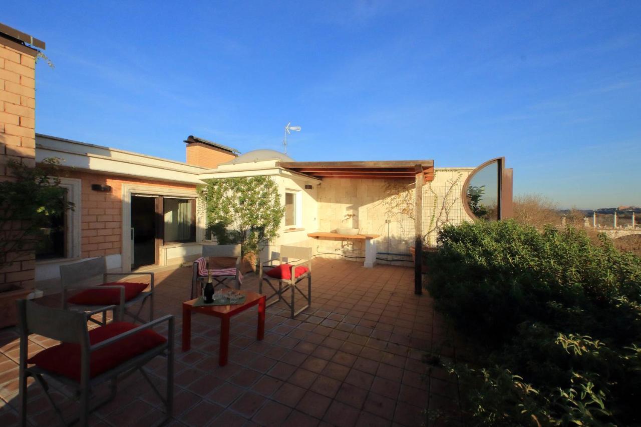 Beautiful Loft In Ponte Milvio With Terrace Lägenhet Rom Exteriör bild