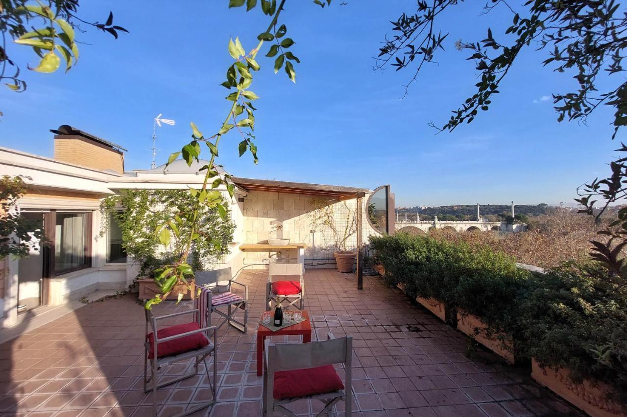 Beautiful Loft In Ponte Milvio With Terrace Lägenhet Rom Exteriör bild