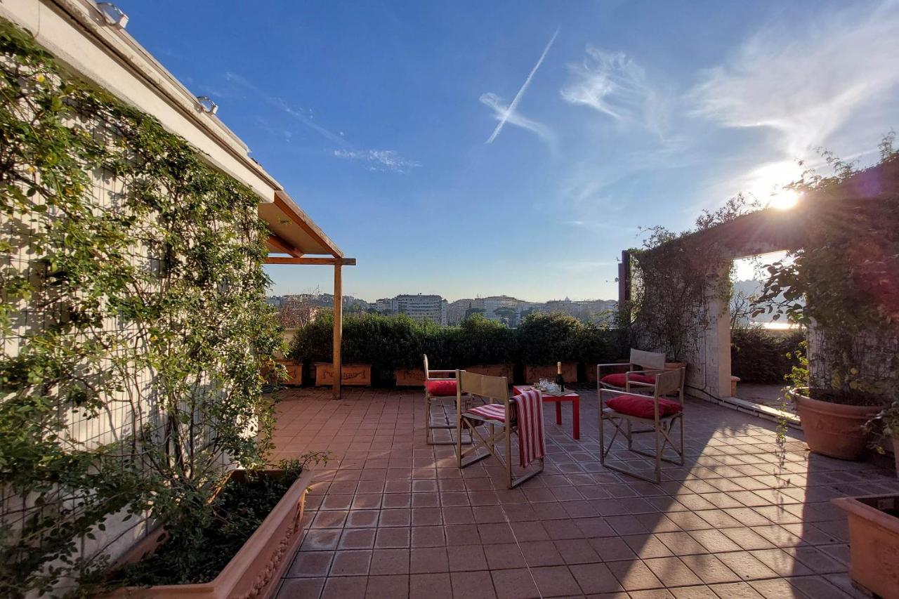 Beautiful Loft In Ponte Milvio With Terrace Lägenhet Rom Exteriör bild