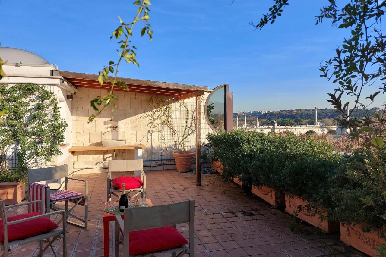 Beautiful Loft In Ponte Milvio With Terrace Lägenhet Rom Exteriör bild