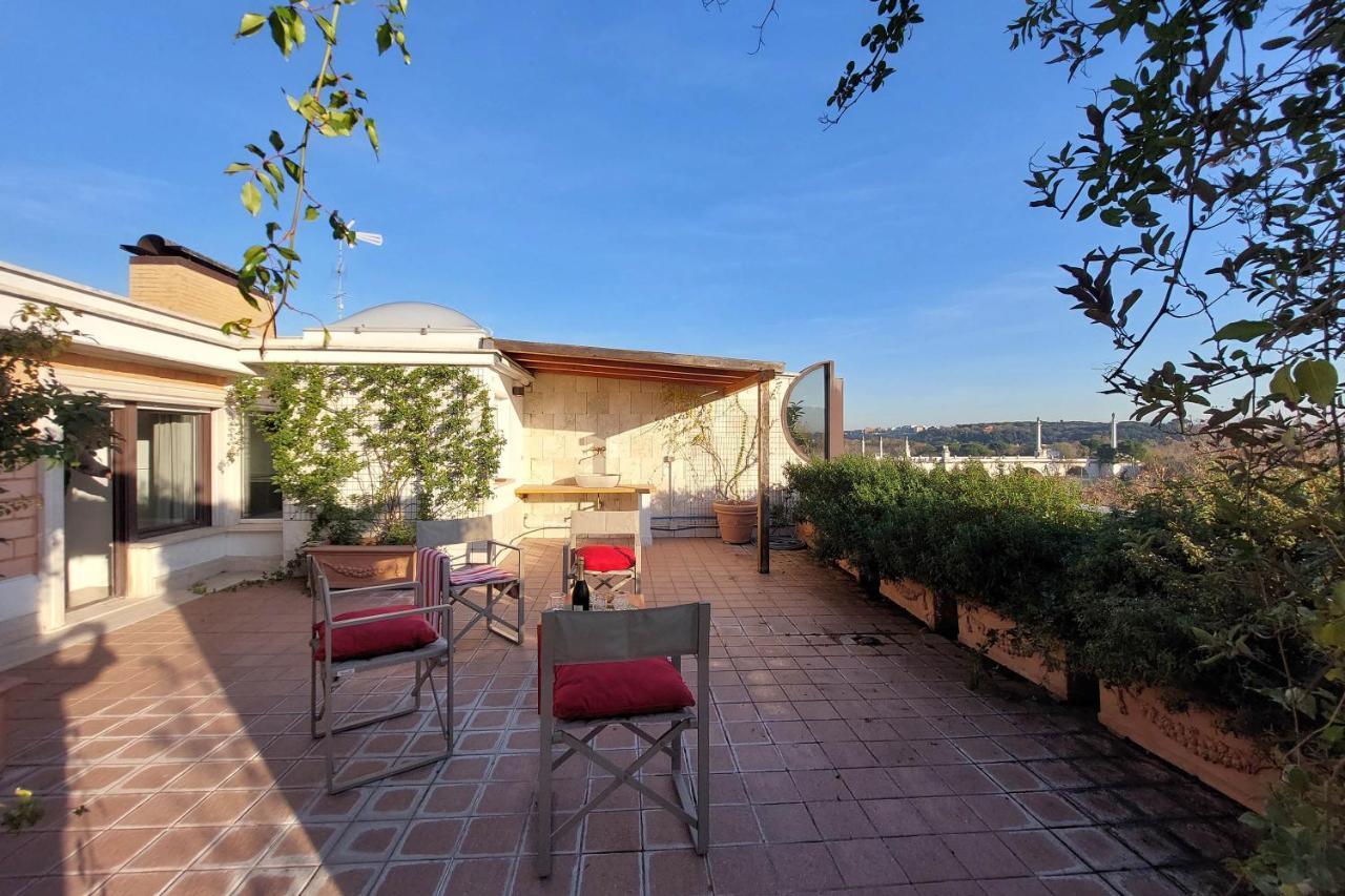 Beautiful Loft In Ponte Milvio With Terrace Lägenhet Rom Exteriör bild