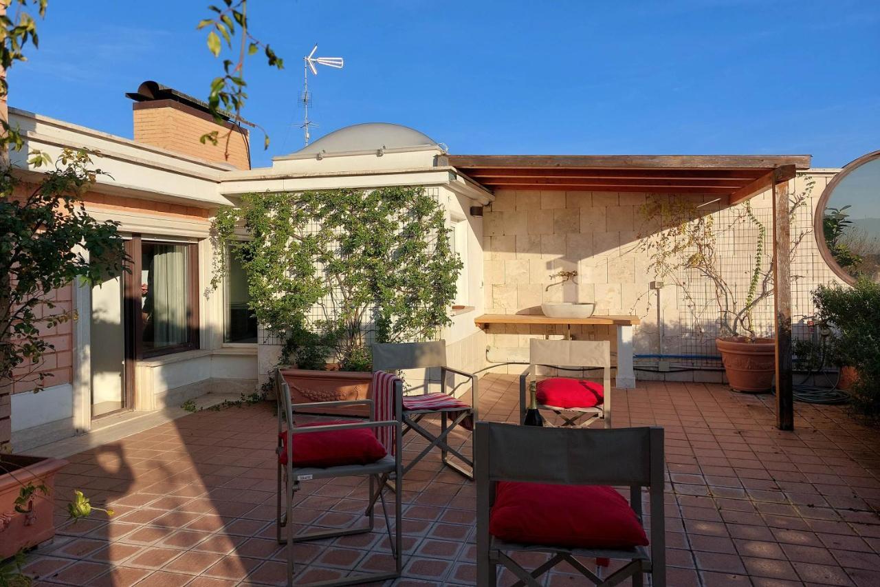 Beautiful Loft In Ponte Milvio With Terrace Lägenhet Rom Exteriör bild