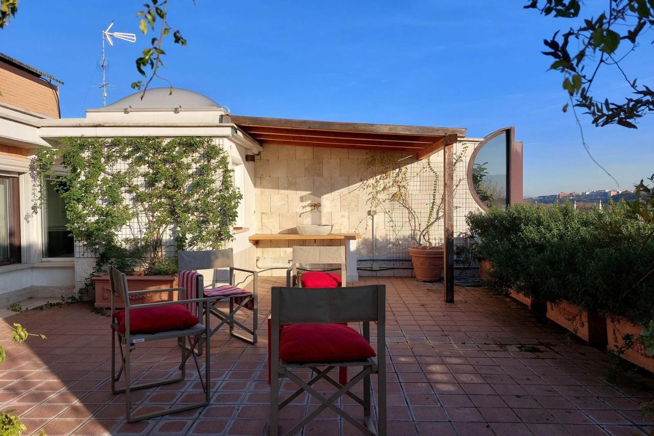 Beautiful Loft In Ponte Milvio With Terrace Lägenhet Rom Exteriör bild
