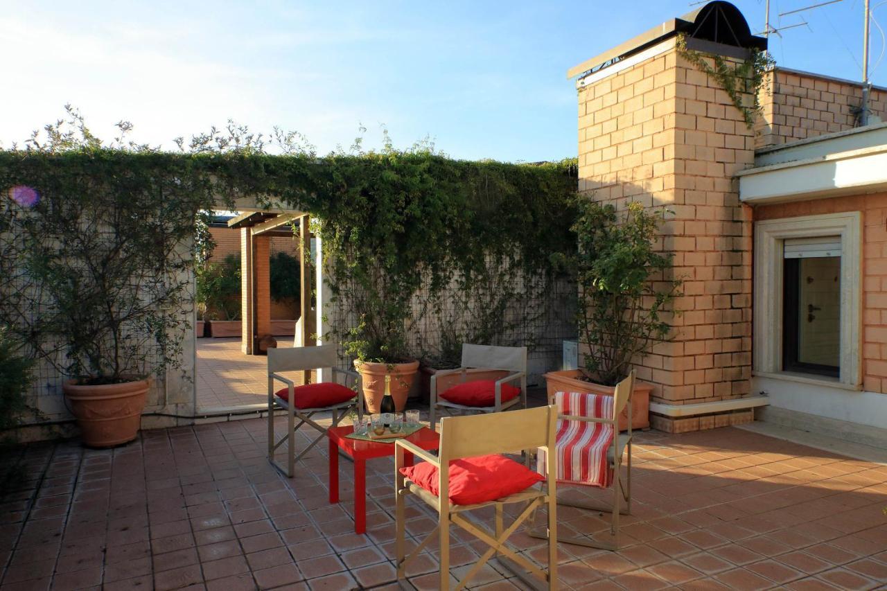Beautiful Loft In Ponte Milvio With Terrace Lägenhet Rom Exteriör bild