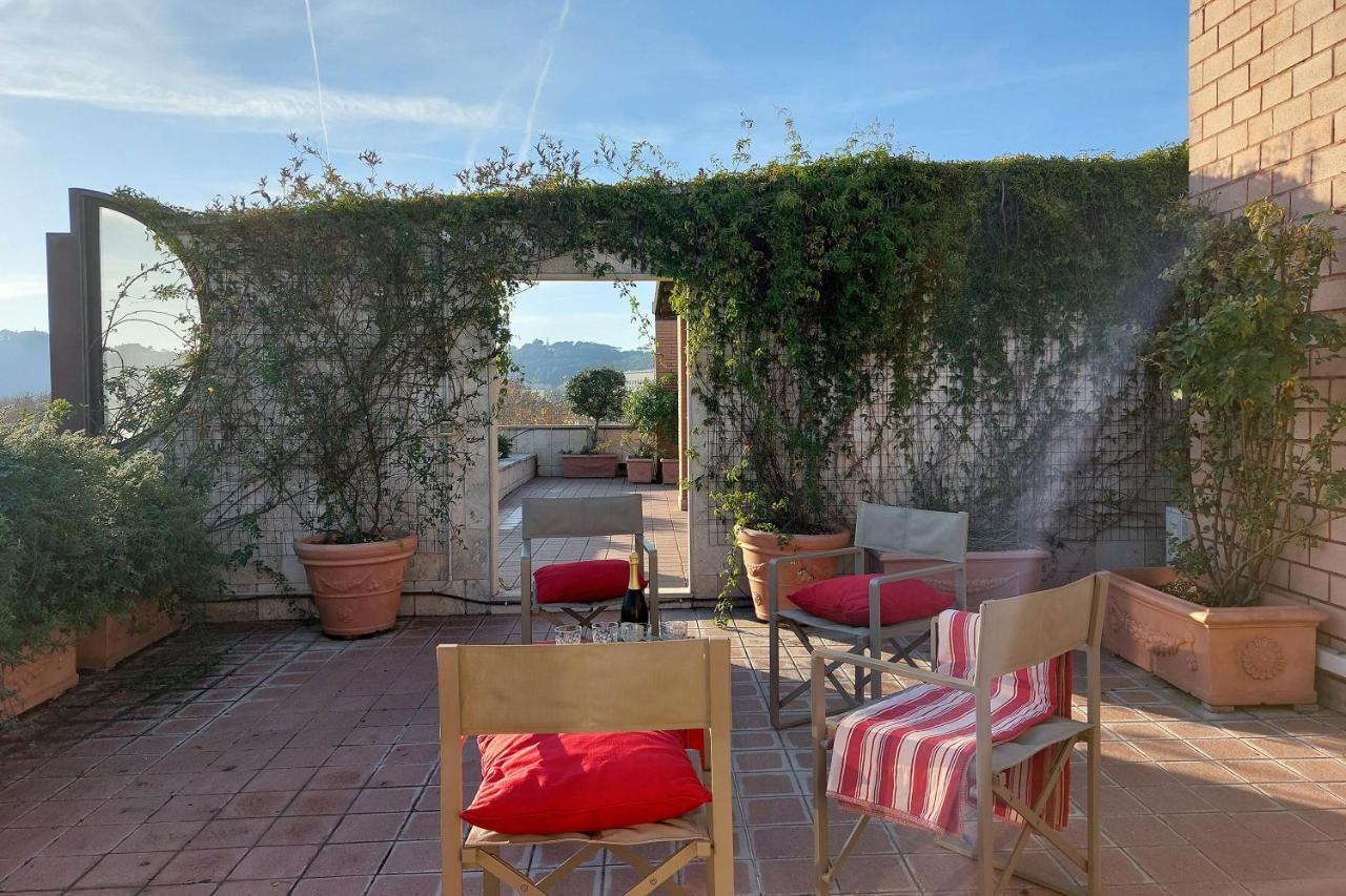 Beautiful Loft In Ponte Milvio With Terrace Lägenhet Rom Exteriör bild