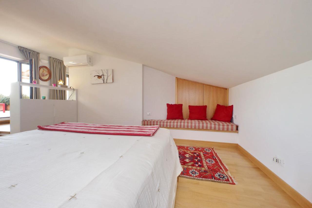 Beautiful Loft In Ponte Milvio With Terrace Lägenhet Rom Exteriör bild