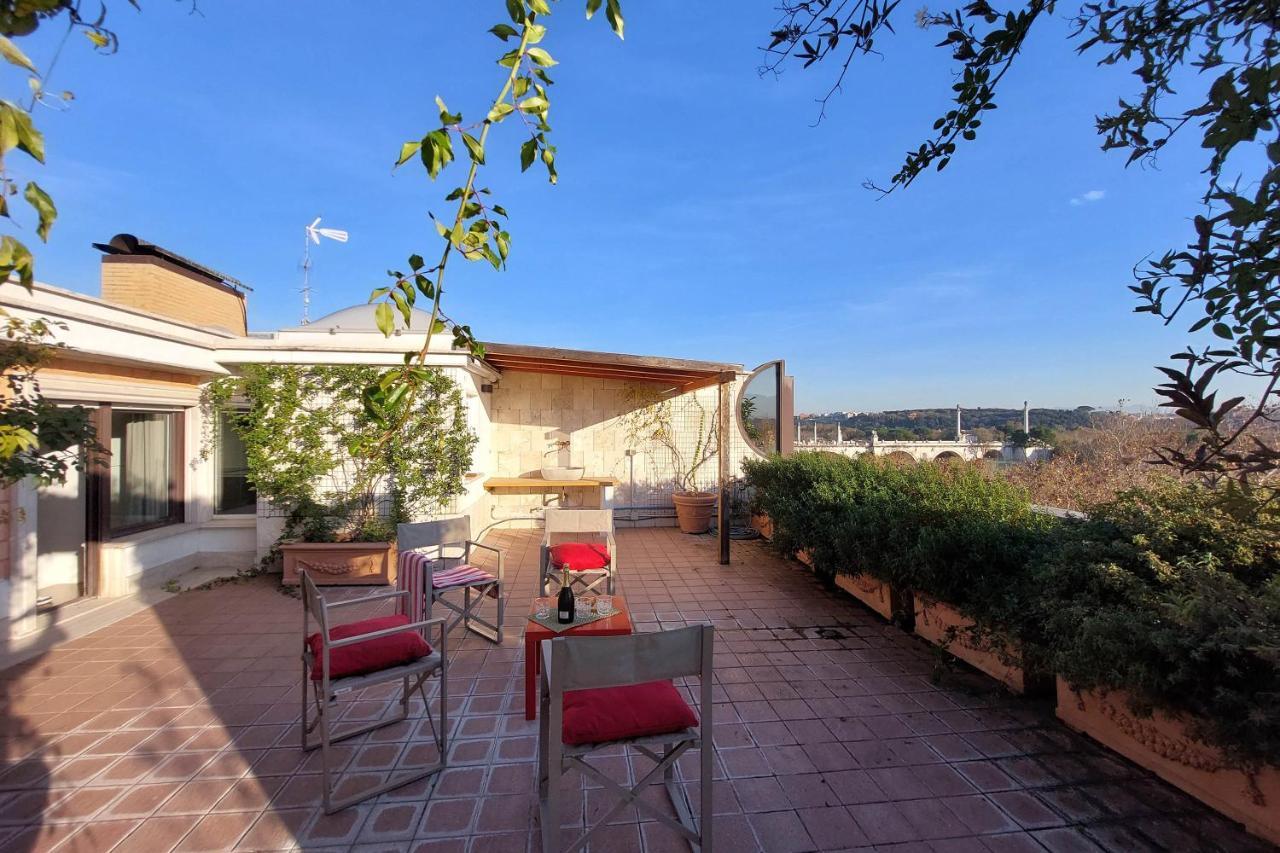 Beautiful Loft In Ponte Milvio With Terrace Lägenhet Rom Exteriör bild