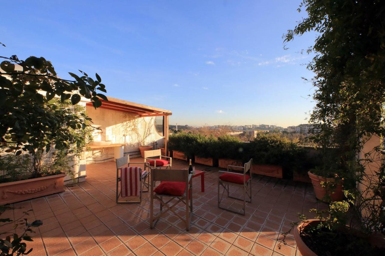Beautiful Loft In Ponte Milvio With Terrace Lägenhet Rom Exteriör bild