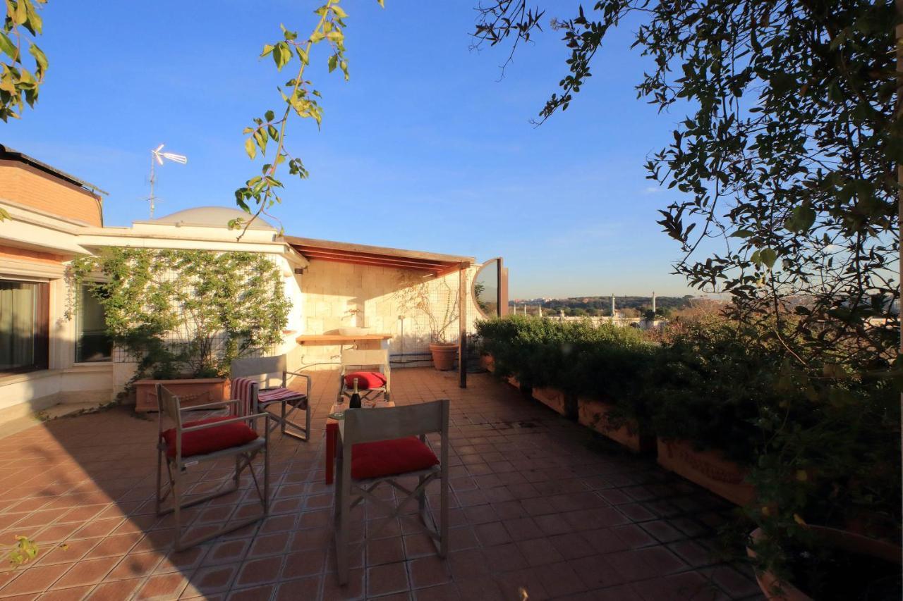 Beautiful Loft In Ponte Milvio With Terrace Lägenhet Rom Exteriör bild