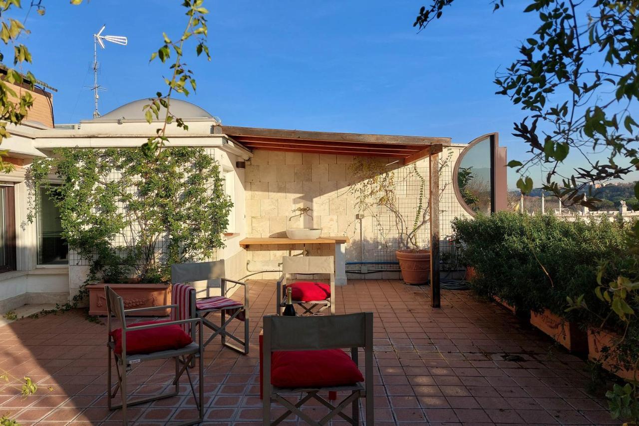 Beautiful Loft In Ponte Milvio With Terrace Lägenhet Rom Exteriör bild