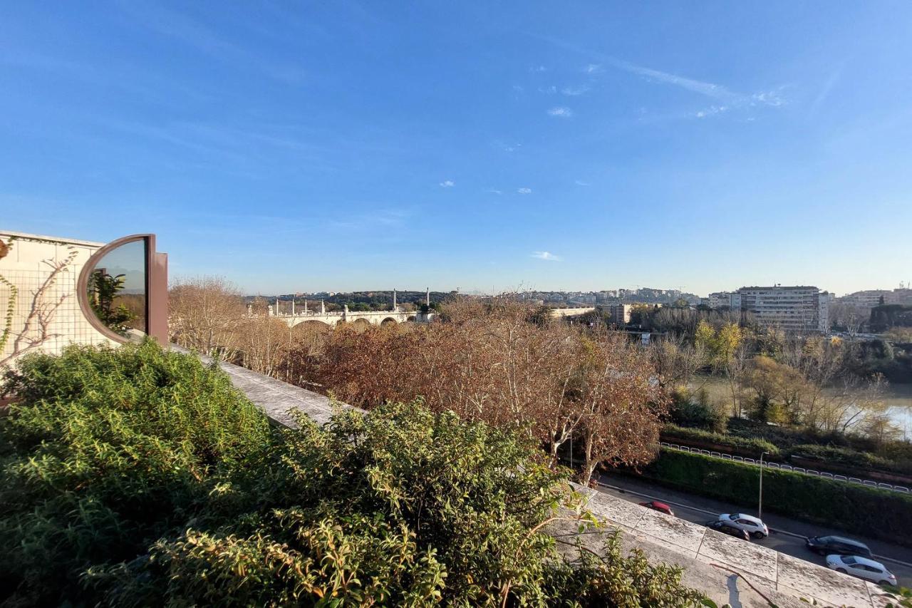 Beautiful Loft In Ponte Milvio With Terrace Lägenhet Rom Exteriör bild