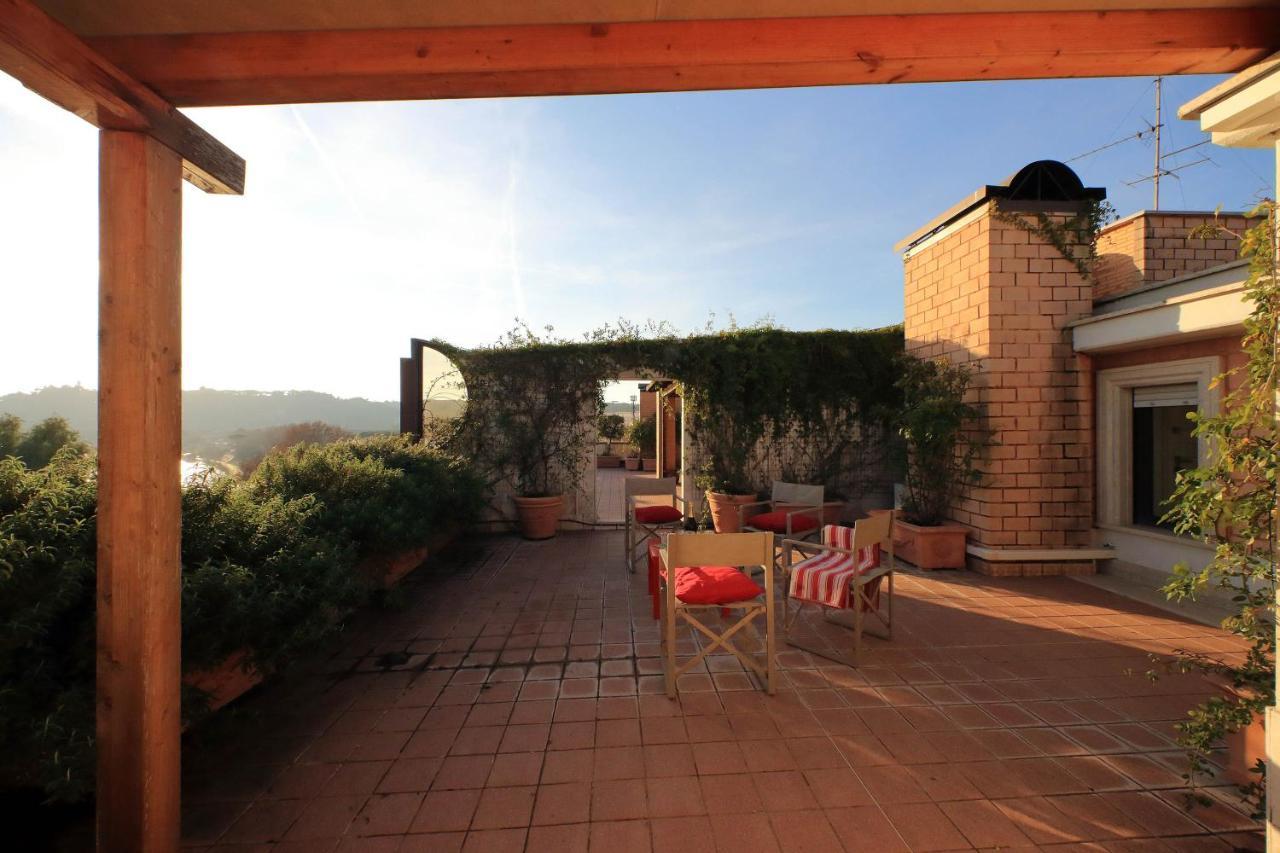 Beautiful Loft In Ponte Milvio With Terrace Lägenhet Rom Exteriör bild