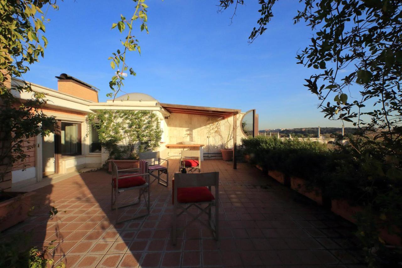 Beautiful Loft In Ponte Milvio With Terrace Lägenhet Rom Exteriör bild
