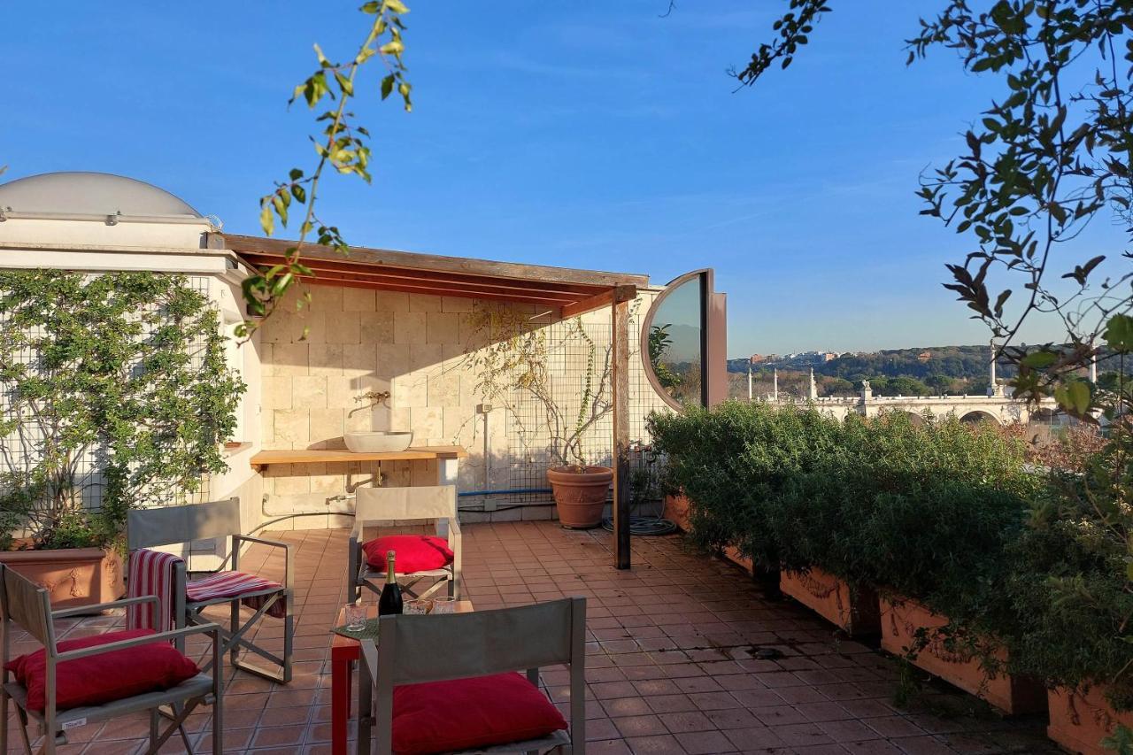 Beautiful Loft In Ponte Milvio With Terrace Lägenhet Rom Exteriör bild